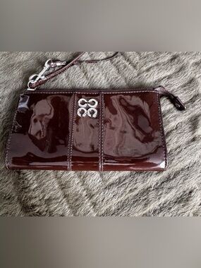 Coach Vintage Y2K Shutton Burgundy patent leather  wristlet